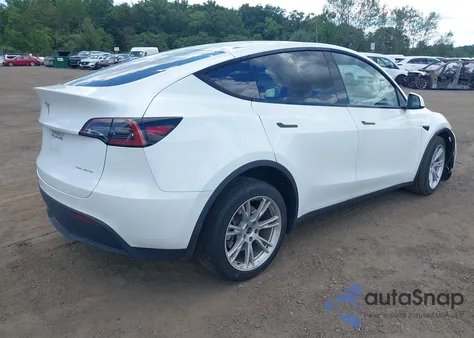 2023 Tesla Model Y Awd/Long Range Dual Motor All-Wheel Drive z USA, uszkodzony, nr VIN 7SAYGDEE2PA095943